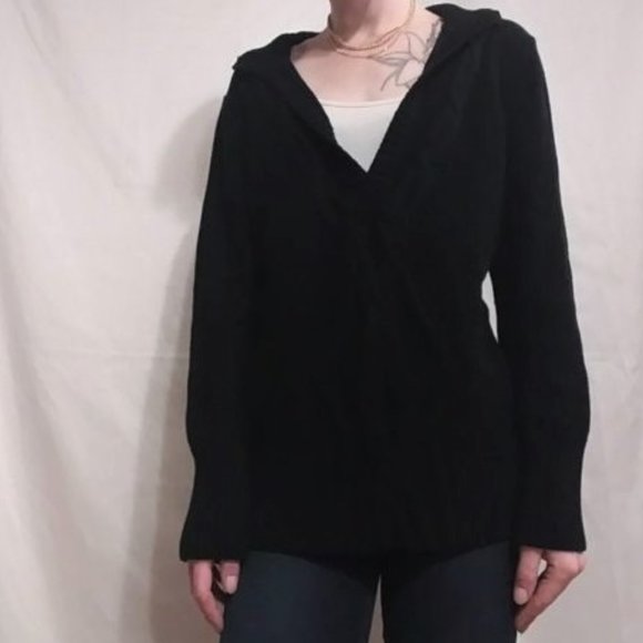 Deep V NYCo Sweater - Picture 4 of 10